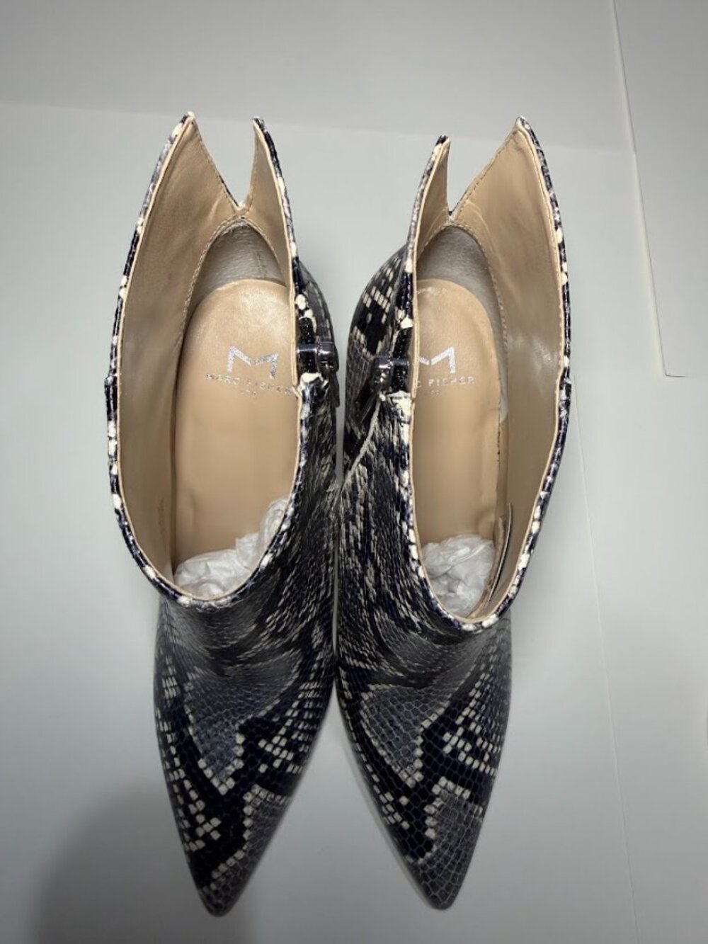 Marc Fisher Snakeskin Print Ankle Booties Heels Size 8.5 - Picture 4 of 8